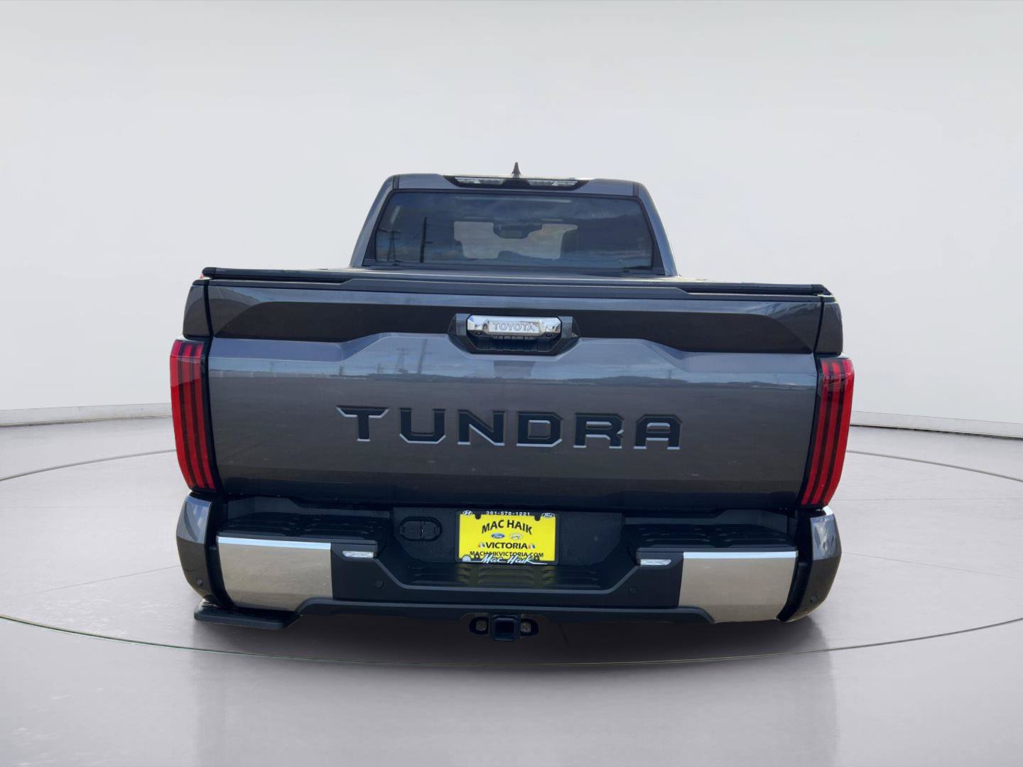 Used 2023 Toyota Tundra Limited w/ Power Package RWD image 4