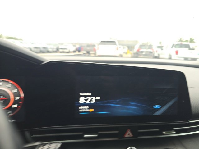 Used 2023 Hyundai Elantra SEL w/ Convenience Package FWD image 11