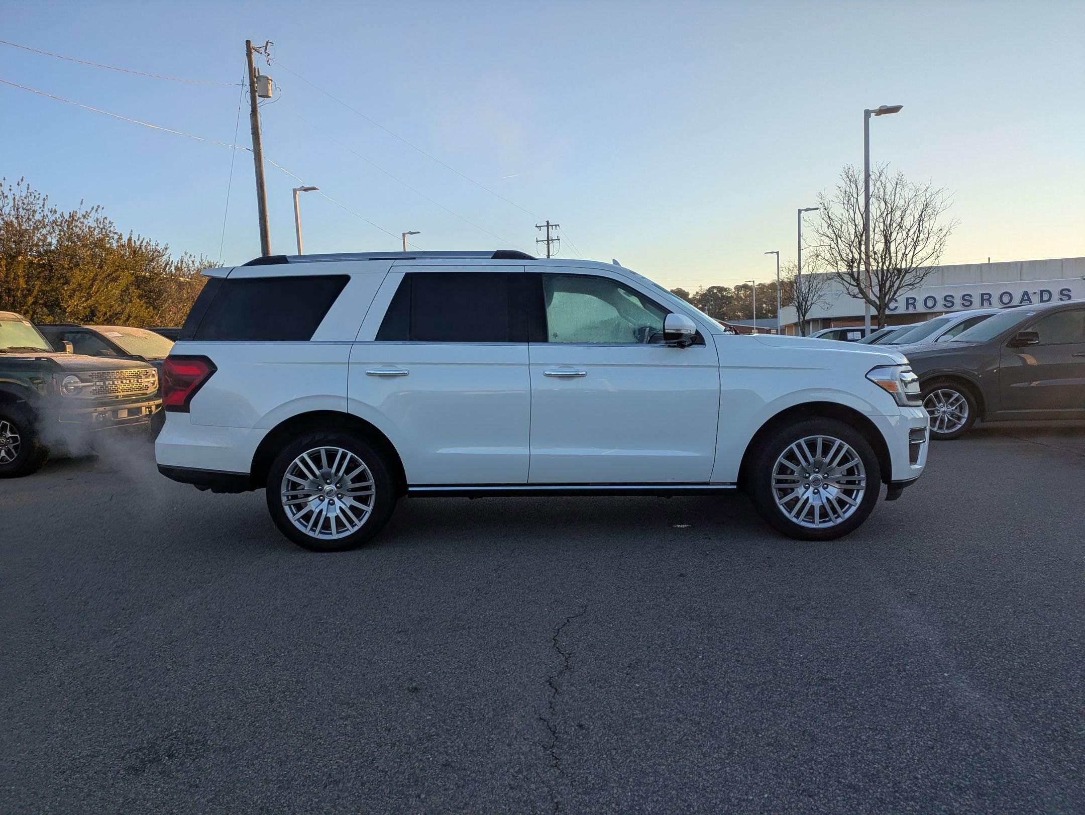 Certified 2024 Ford Expedition Limited image 3