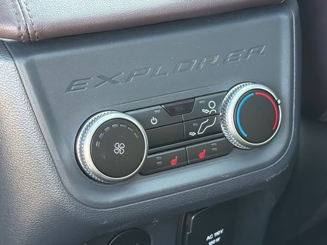 Certified 2025 Ford Explorer Platinum w/ LUX Leather Package image 19