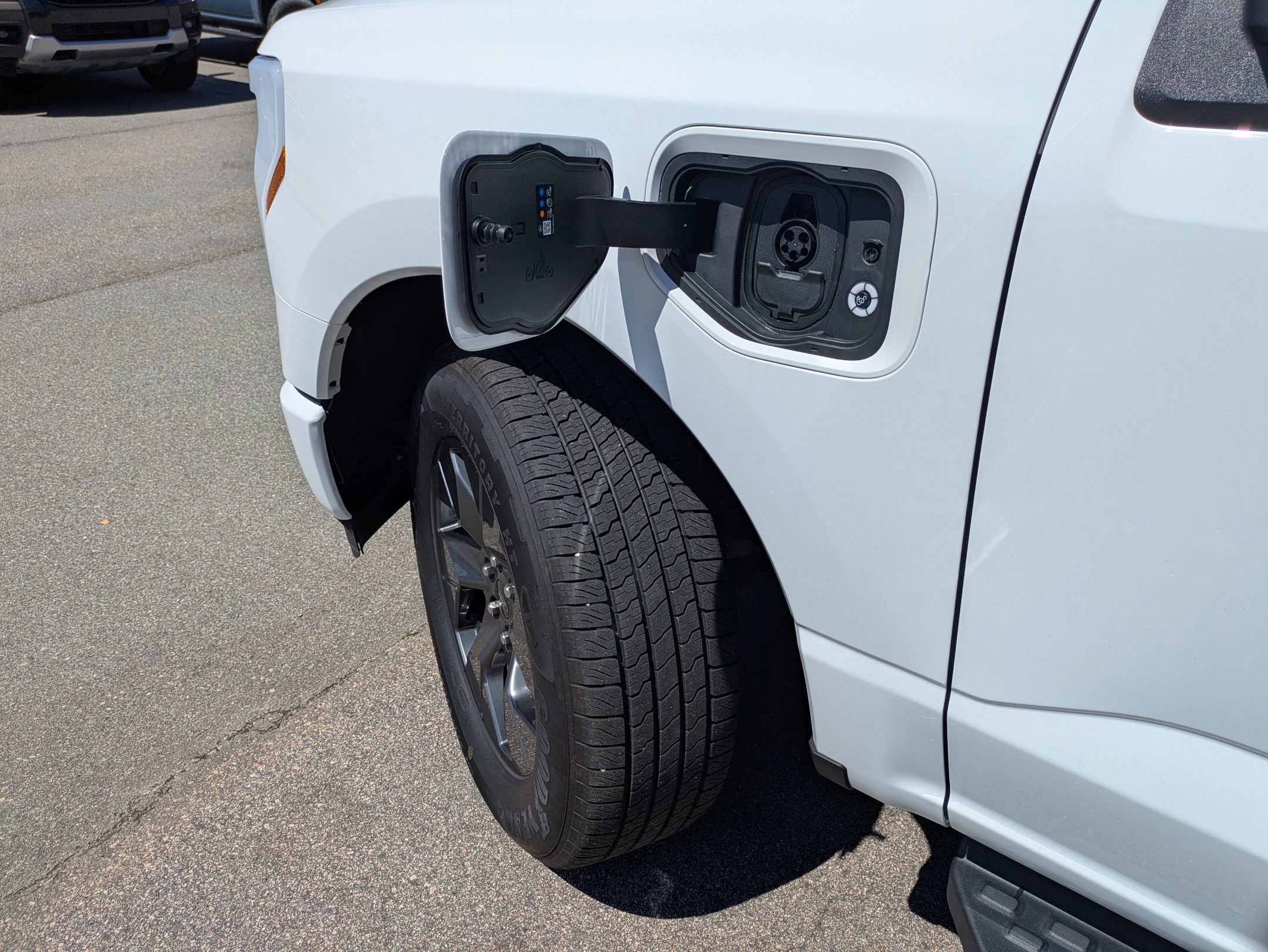 Certified 2025 Ford F150 Lightning Flash AWD/4WD image 15