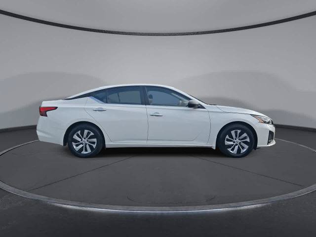 Used 2024 Nissan Altima 2.5 S FWD image 9