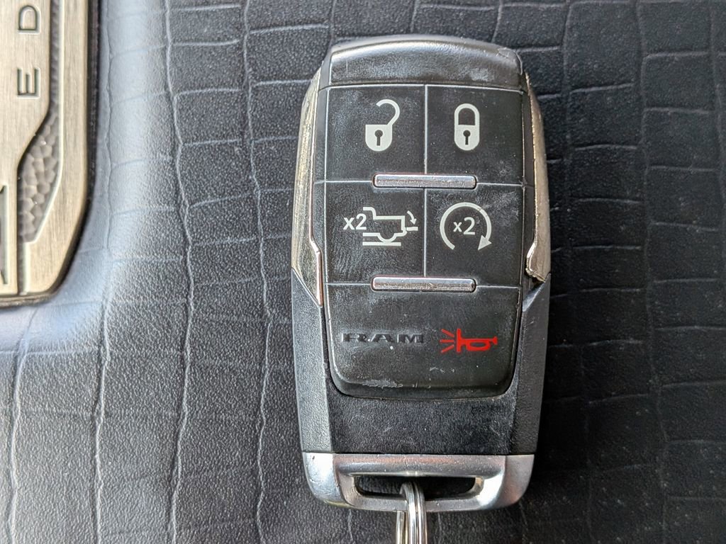 Used 2023 RAM 3500 Limited image 31