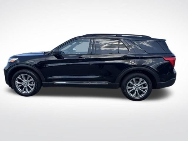 Certified 2020 Ford Explorer XLT w/ Equipment Group 202A AWD/4WD image 4