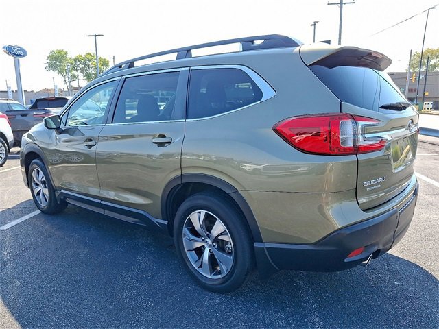 Used 2023 Subaru Ascent Premium w/ Convenience Package image 5