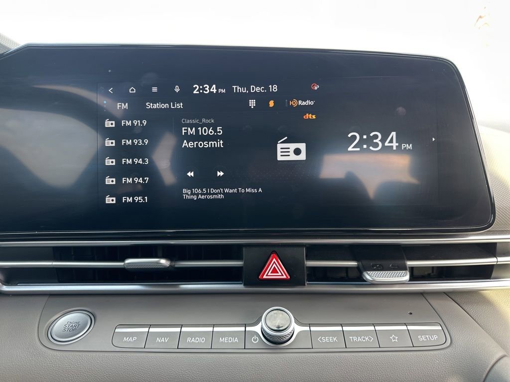 Used 2024 Hyundai Elantra SEL image 36