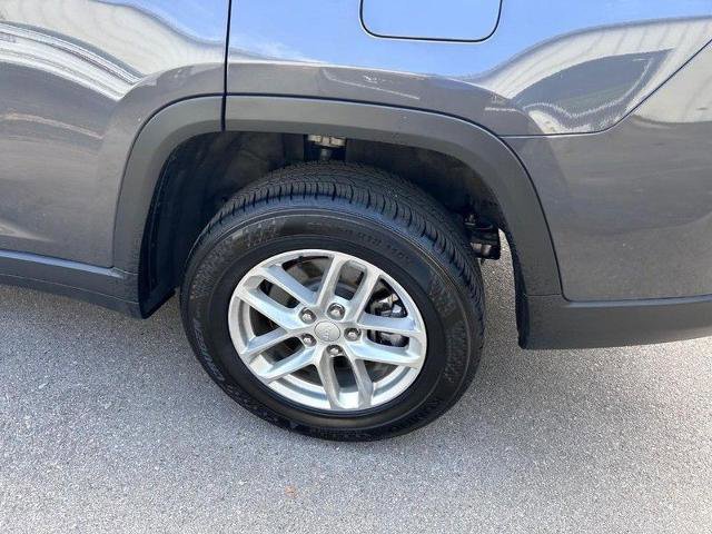 Used 2023 Jeep Grand Cherokee L Laredo image 8