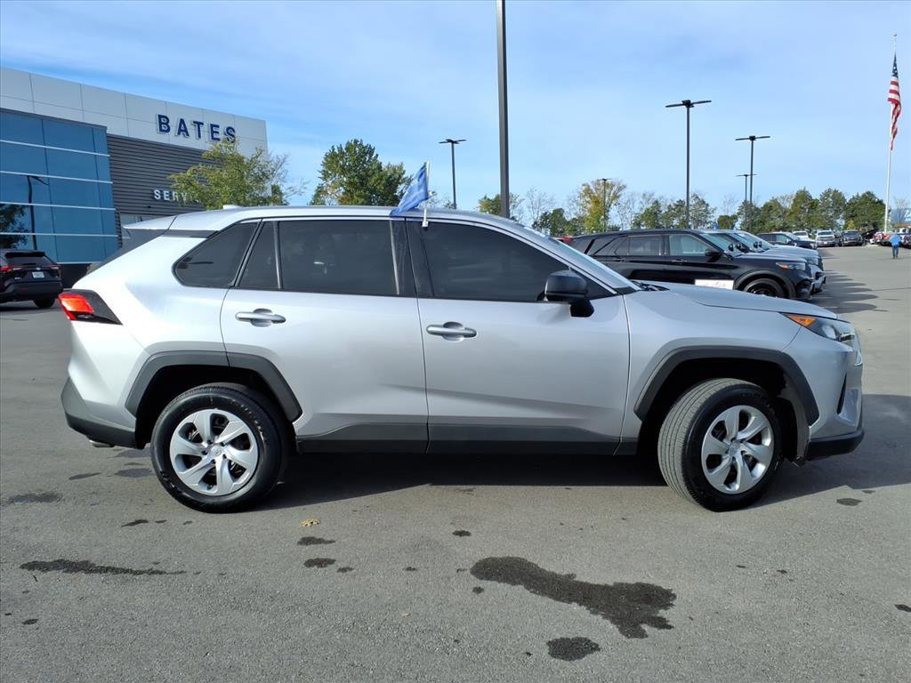 Used 2022 Toyota RAV4 LE image 6