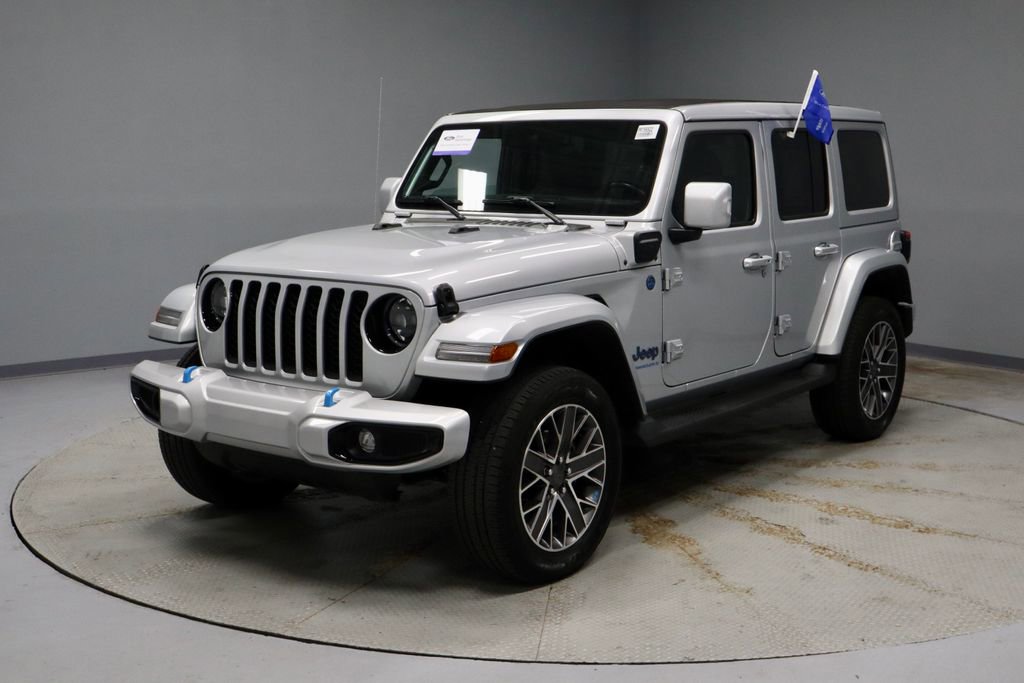 Used 2023 Jeep Wrangler Unlimited Sahara AWD/4WD image 9