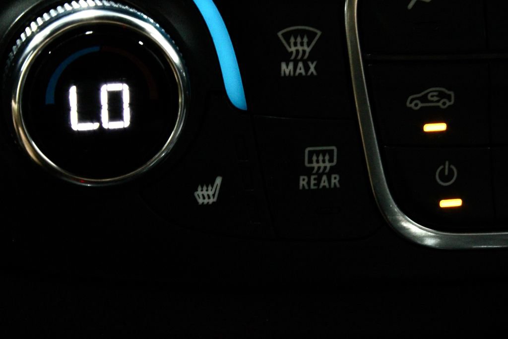 Used 2023 Chevrolet Traverse LT FWD image 4