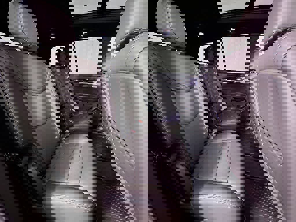 Used 2024 Cadillac XT6 Premium Luxury image 35