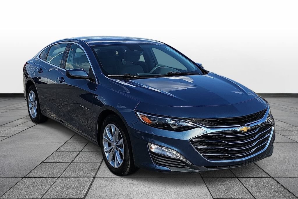 Used 2025 Chevrolet Malibu LT FWD image 3