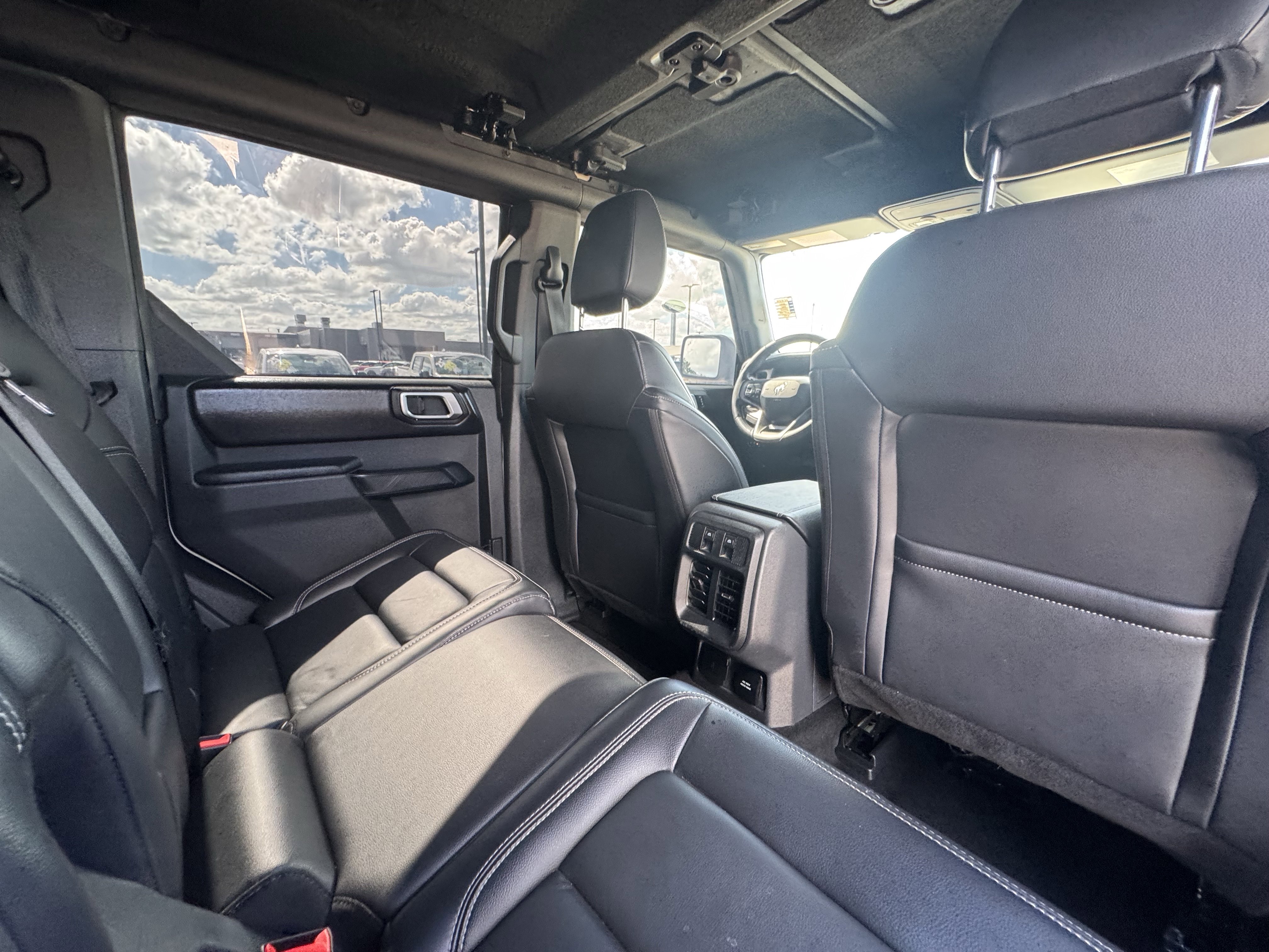 Certified 2025 Ford Bronco Outer Banks AWD/4WD image 32