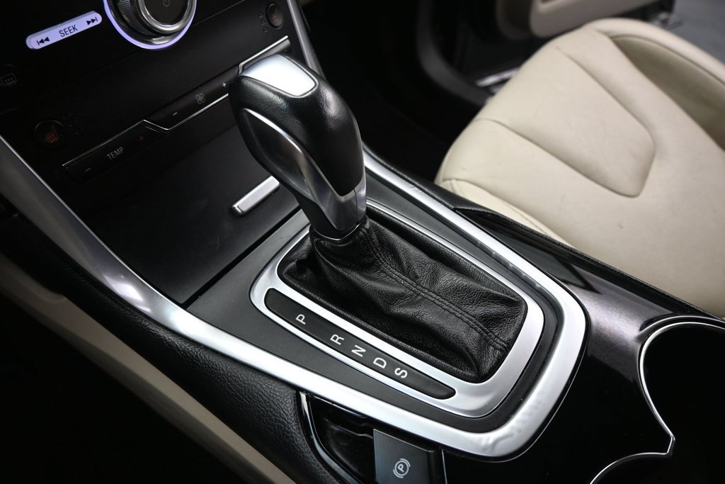Certified 2018 Ford Edge Titanium w/ Ford Safe & Smart Package FWD image 17