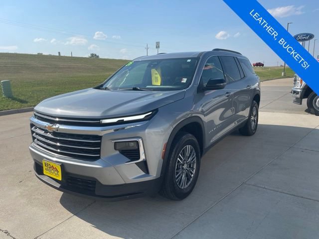 Used 2025 Chevrolet Traverse LT AWD/4WD image 8