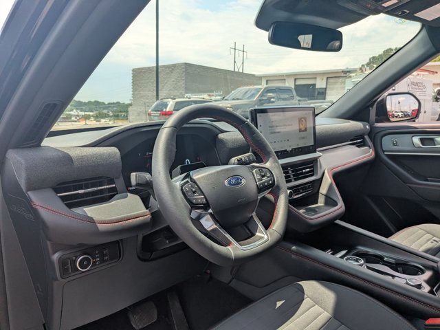 Certified 2025 Ford Explorer ST-Line w/ Premium Package AWD/4WD image 16