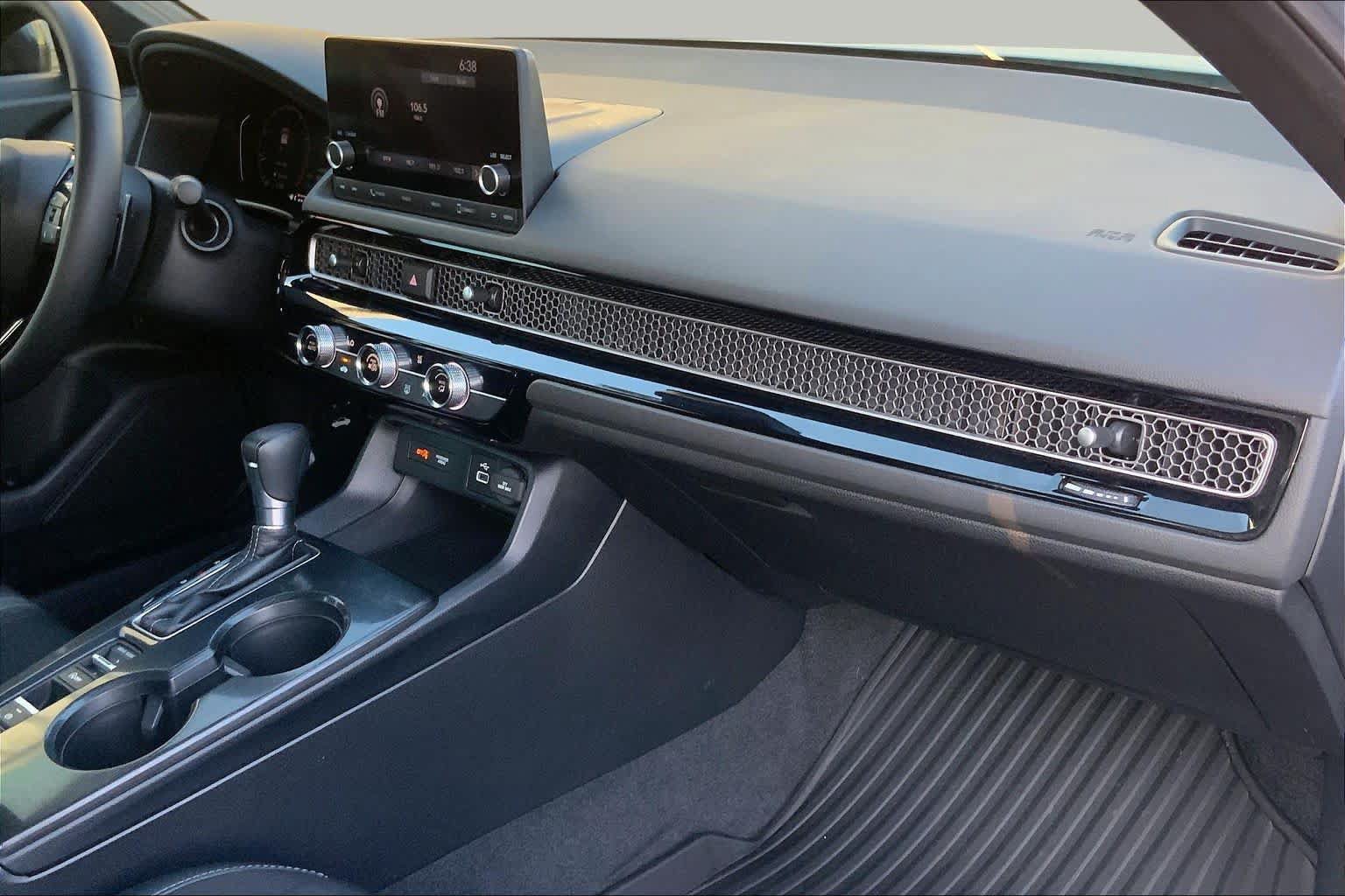 Used 2023 Honda Civic Sport image 17