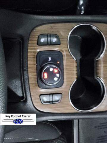 Used 2022 GMC Acadia SLE w/ Driver Convenience Package AWD/4WD image 36