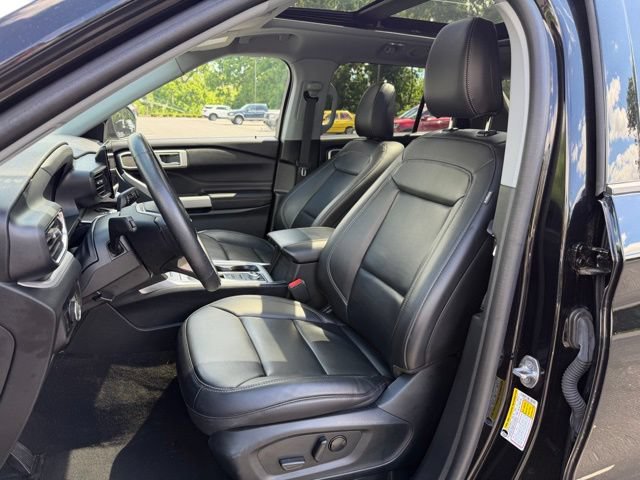Certified 2023 Ford Explorer XLT w/ Equipment Group 202A AWD/4WD image 12