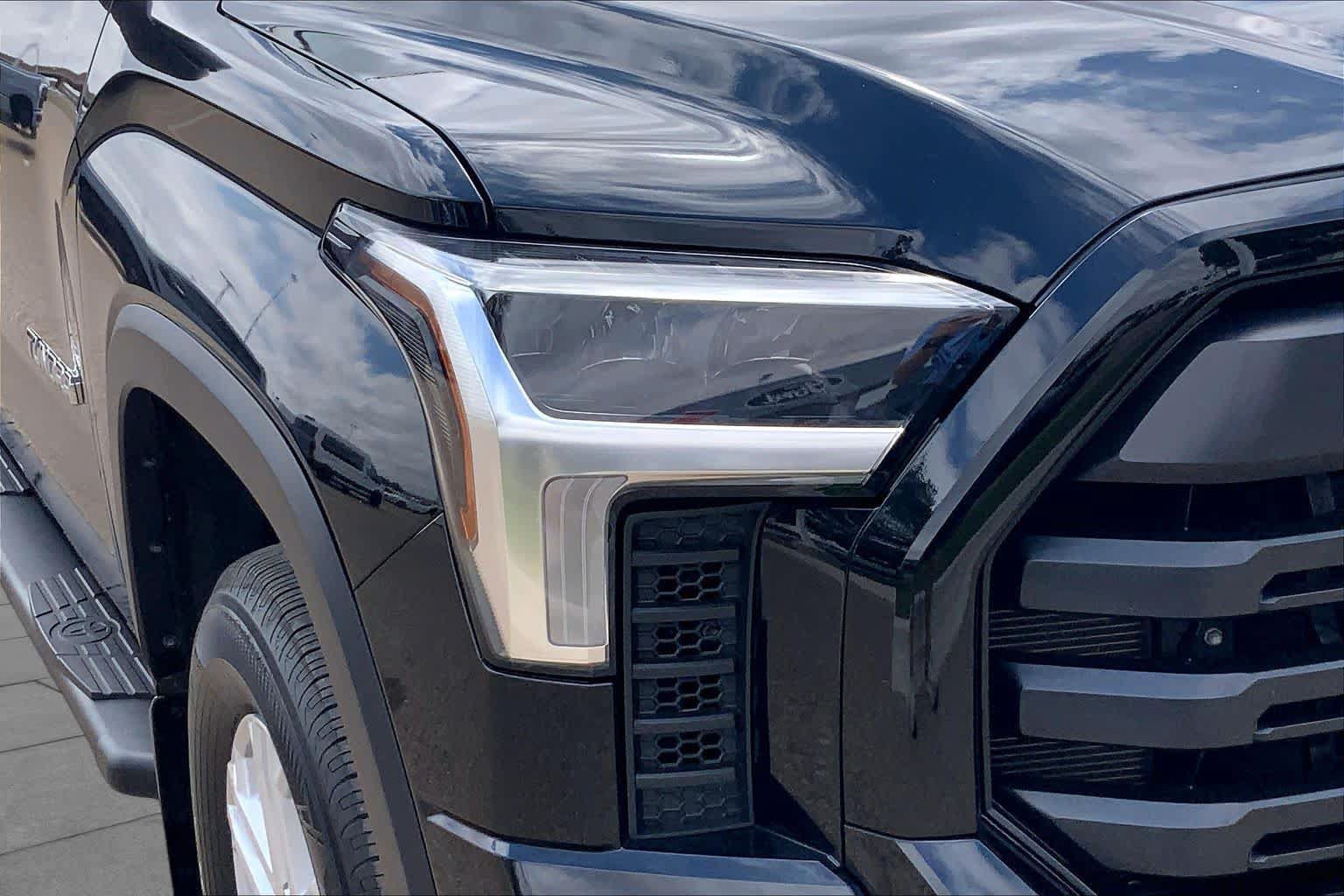 Used 2024 Toyota Tundra SR5 AWD/4WD image 28