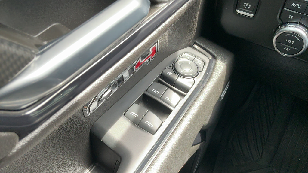 Used 2024 GMC Sierra 1500 AT4 w/ Technology Package AWD/4WD image 14