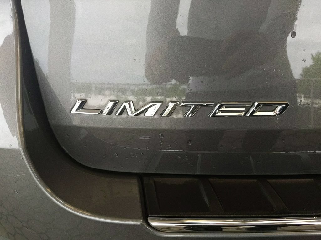 Certified 2023 Ford Explorer Limited w/ Equipment Group 301A AWD/4WD image 8