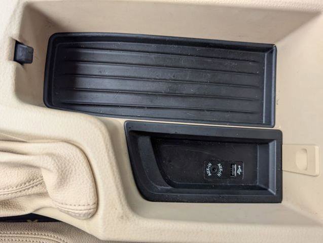 Used 2017 BMW 320i Sedan image 31