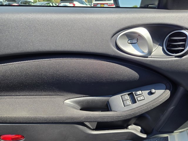 Used 2020 Nissan 370Z Coupe RWD image 12