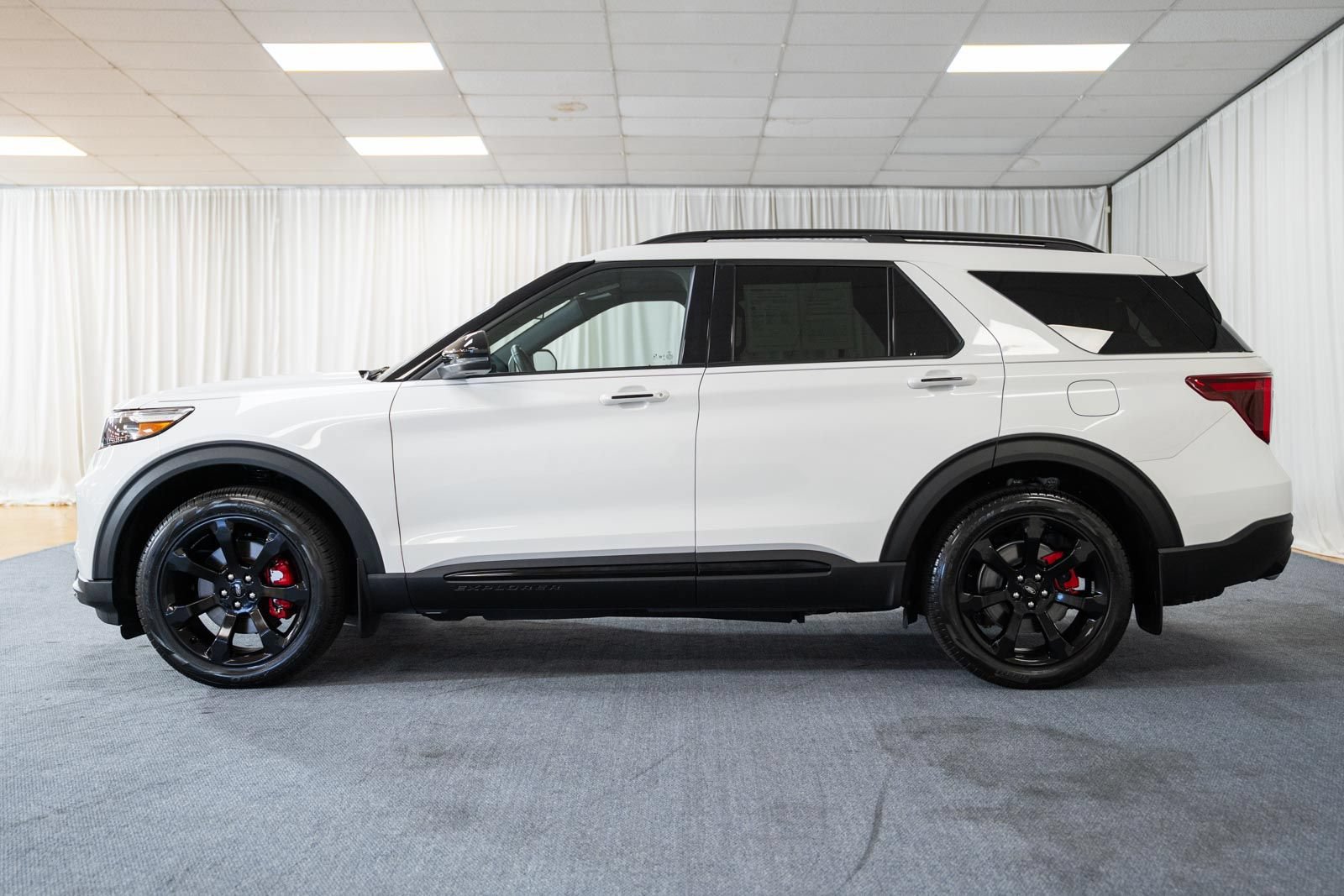 Certified 2023 Ford Explorer ST w/ Equipment Group 401A AWD/4WD image 4