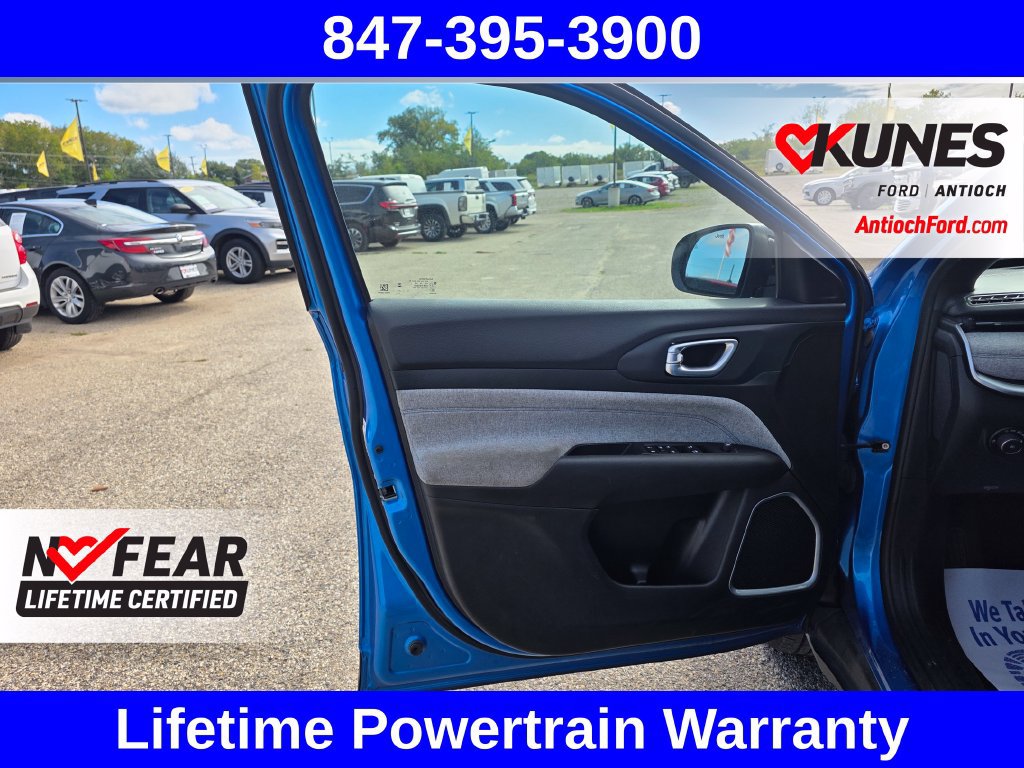 Used 2024 Jeep Compass Latitude AWD/4WD image 18