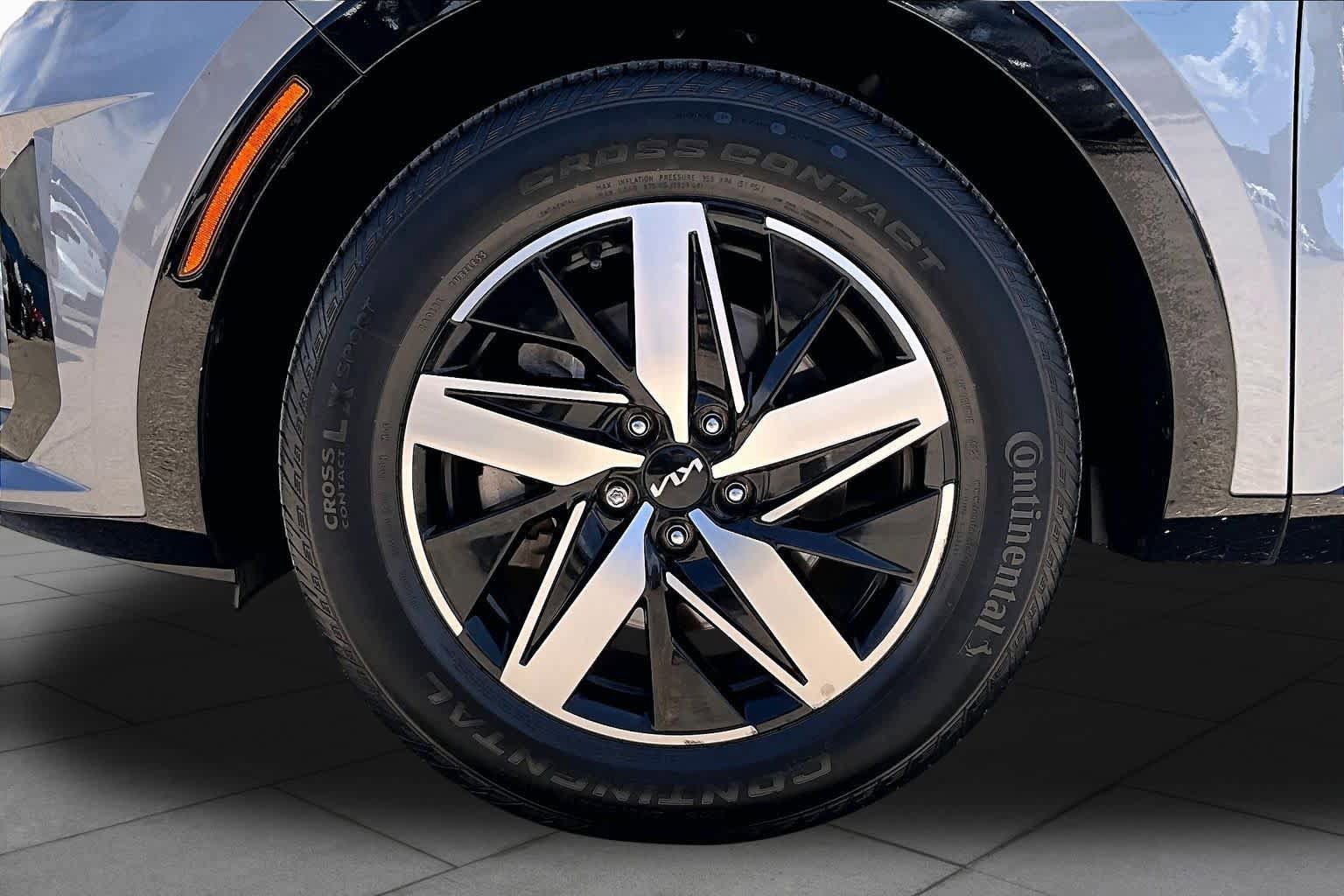 Used 2022 Kia Sorento S FWD image 10