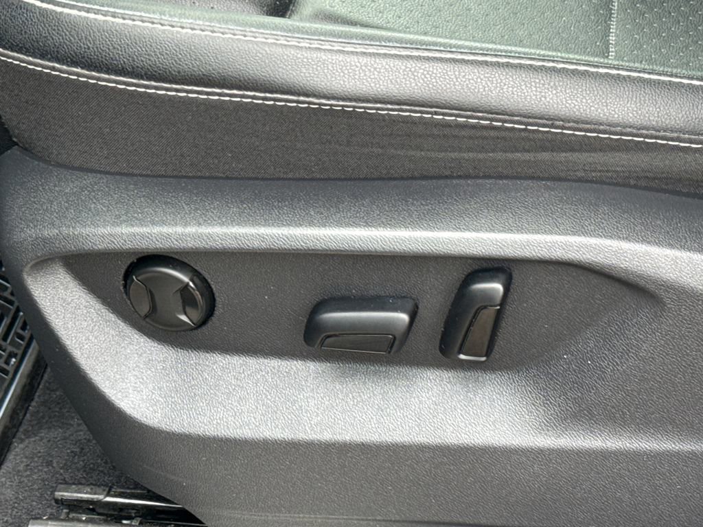 Used 2023 Volkswagen Atlas SE w/ Panoramic Sunroof Package image 25