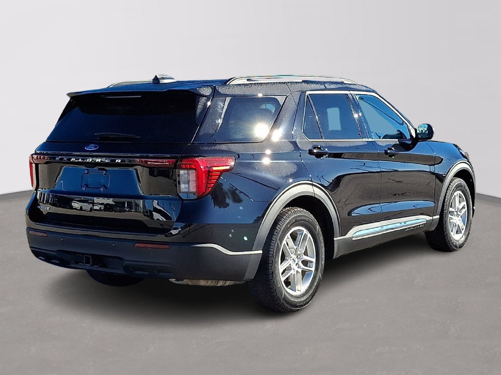 Certified 2025 Ford Explorer Active RWD image 6