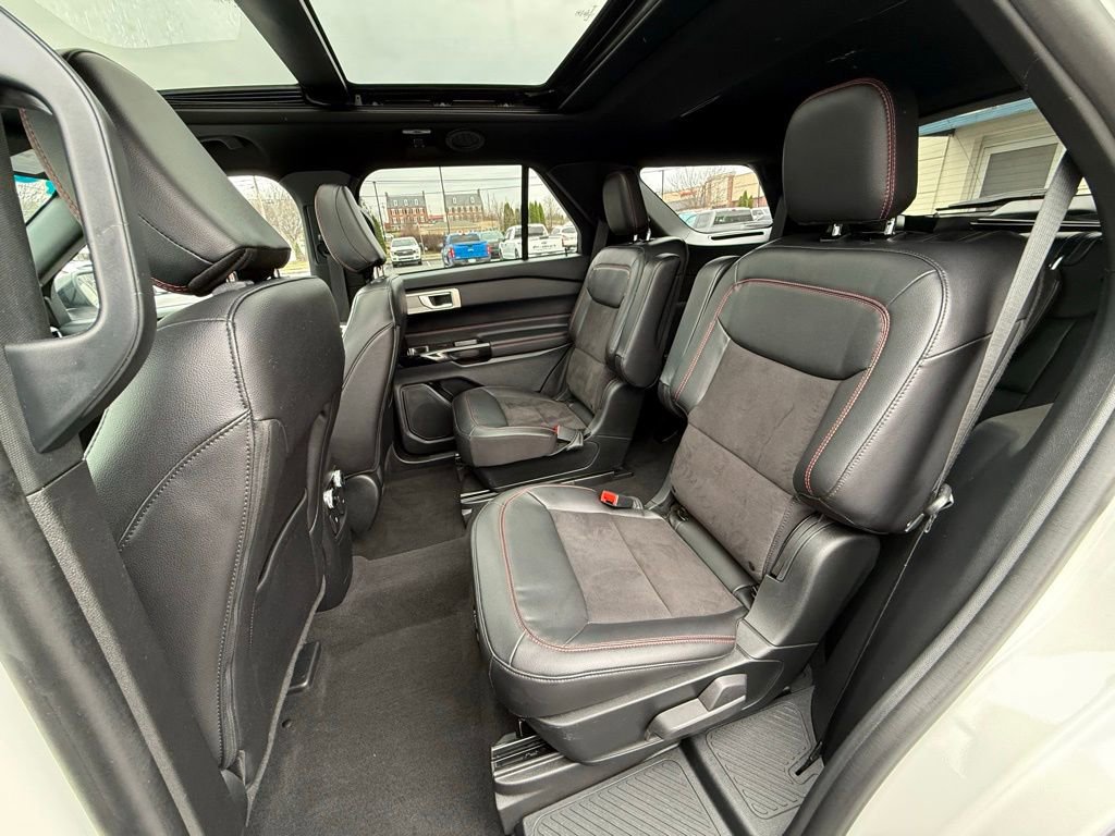 Certified 2023 Ford Explorer ST-Line w/ Class IV Trailer Tow Package image 28