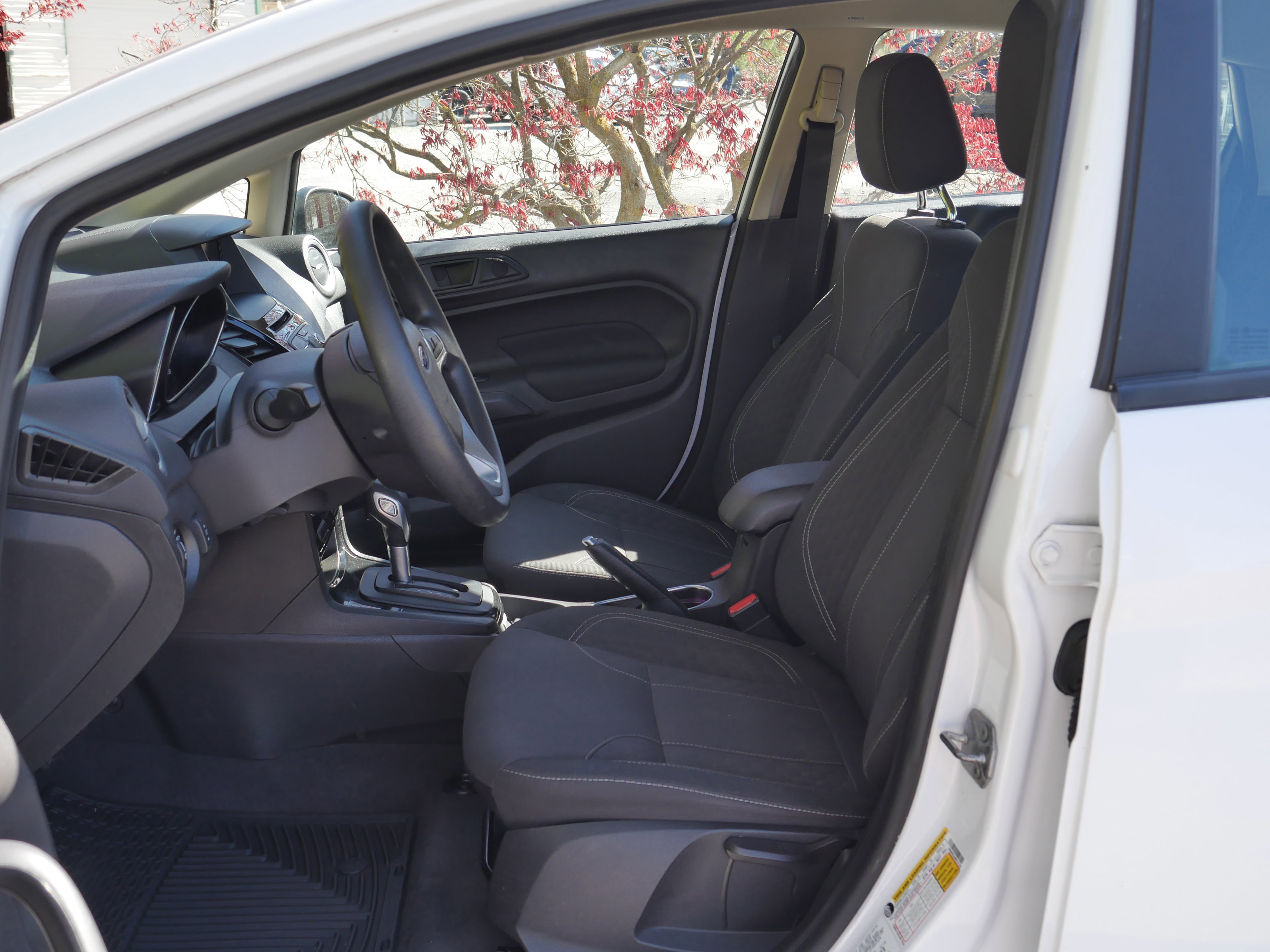 Certified 2019 Ford Fiesta SE w/ Equipment Group 201A FWD image 9