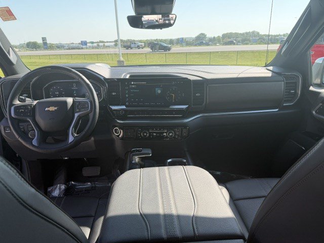 Used 2026 Chevrolet Silverado 1500 High Country w/ Technology Package AWD/4WD image 39