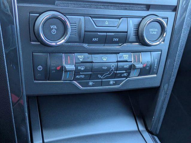 Certified 2018 Ford Explorer XLT w/ Equipment Group 202A AWD/4WD image 24