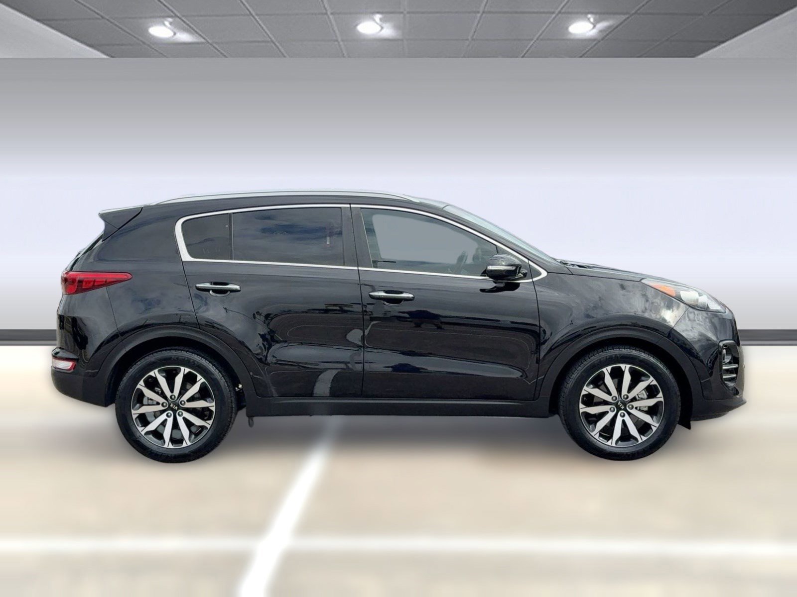 Used 2018 Kia Sportage EX image 2