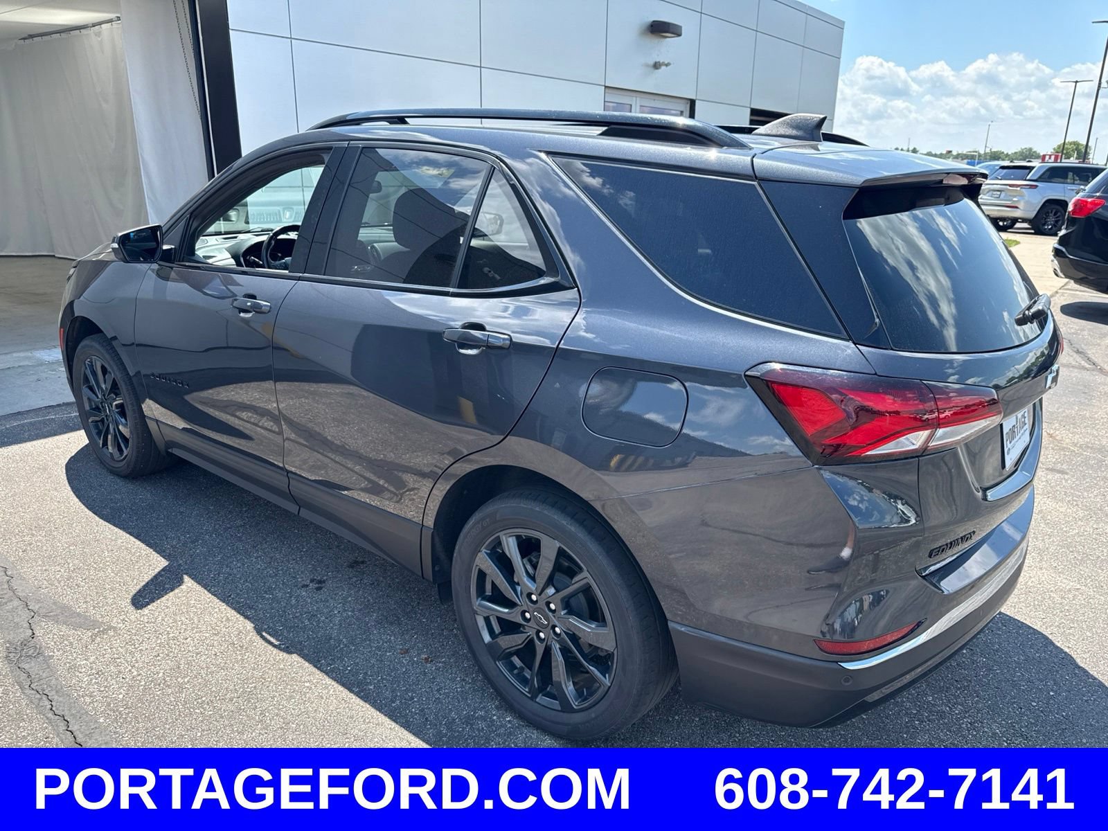 Used 2022 Chevrolet Equinox RS w/ RS Leather Package AWD/4WD image 4