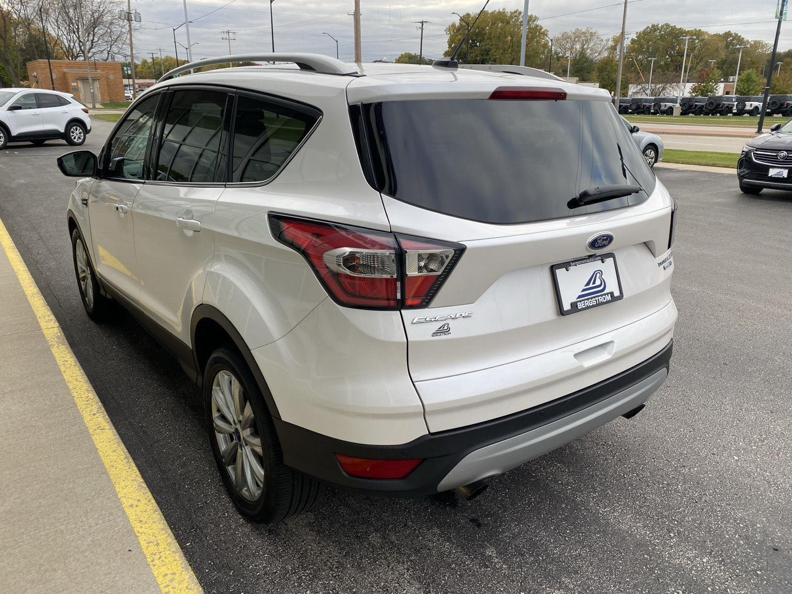 Certified 2017 Ford Escape Titanium AWD/4WD image 10