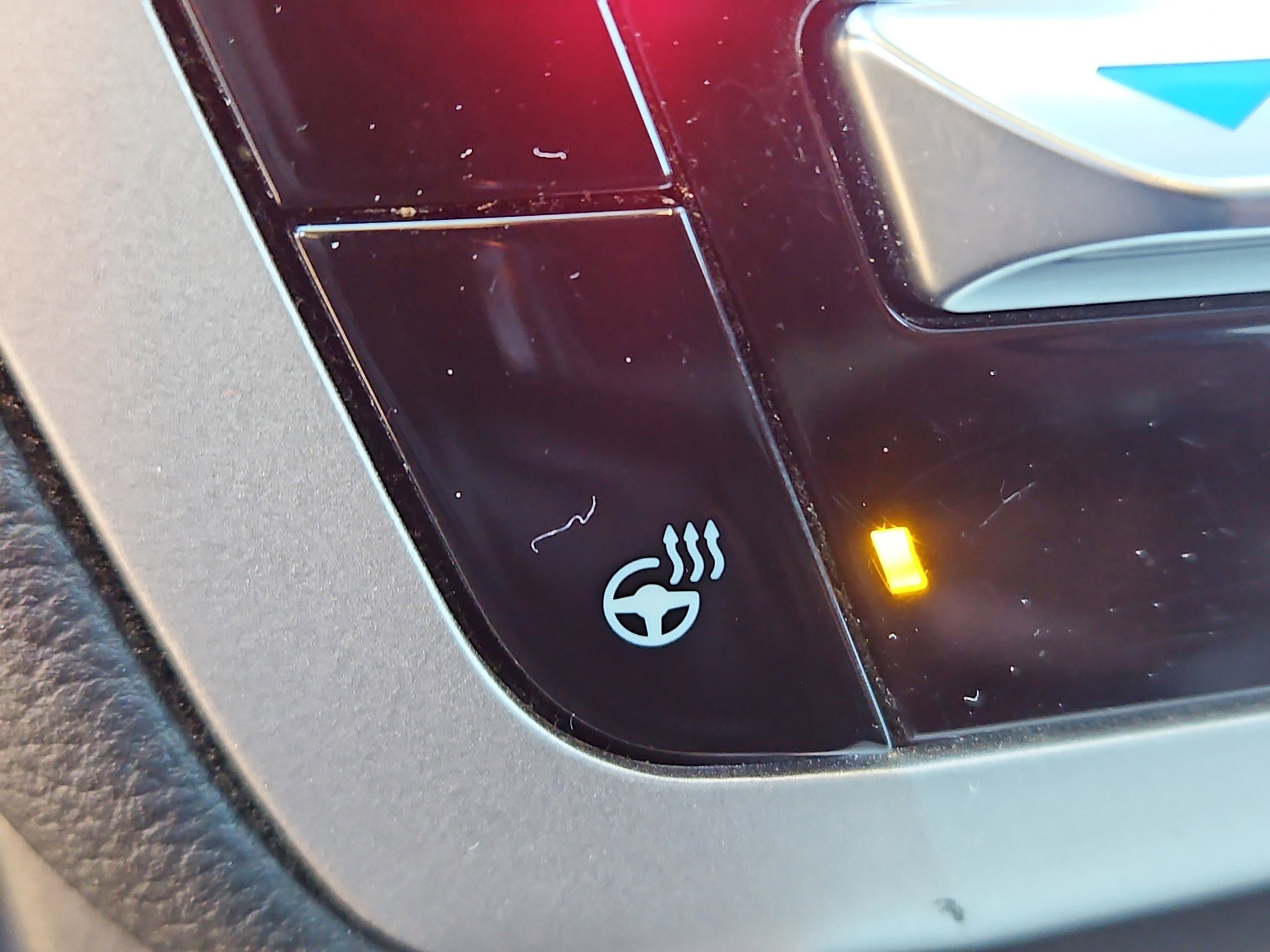 Certified 2022 Ford Explorer XLT w/ Equipment Group 202A image 17