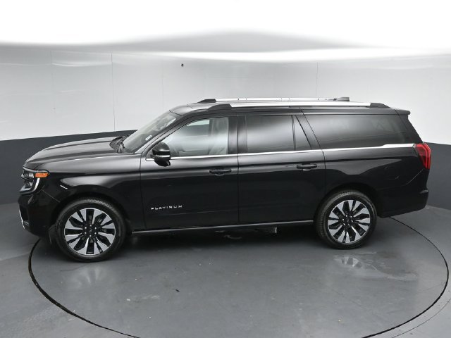 Certified 2025 Ford Expedition Max Platinum w/ Driver's Package AWD/4WD image 47