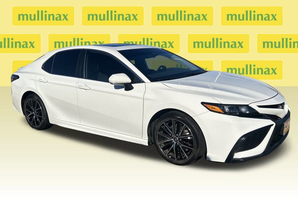 Used 2021 Toyota Camry SE w/ Cold Weather Package