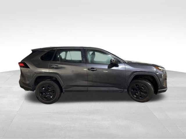 Used 2024 Toyota RAV4 LE AWD/4WD image 8