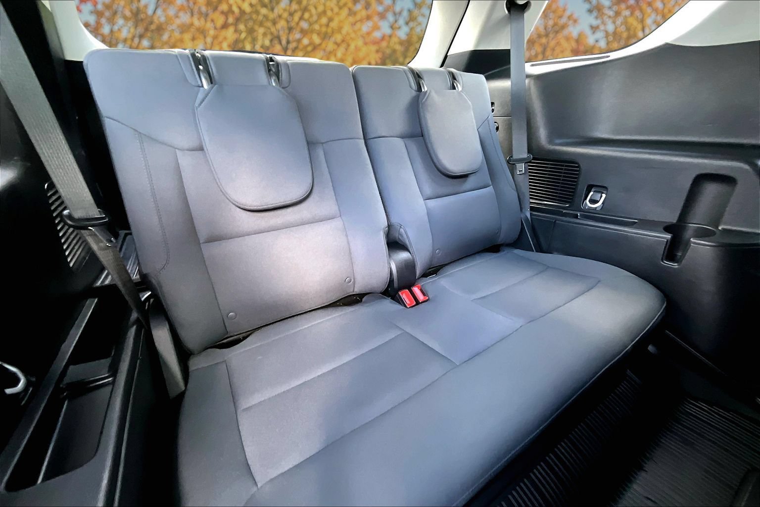Certified 2025 Ford Explorer Active RWD image 31