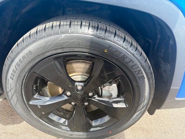 Used 2021 Jeep Cherokee Latitude Plus FWD image 4