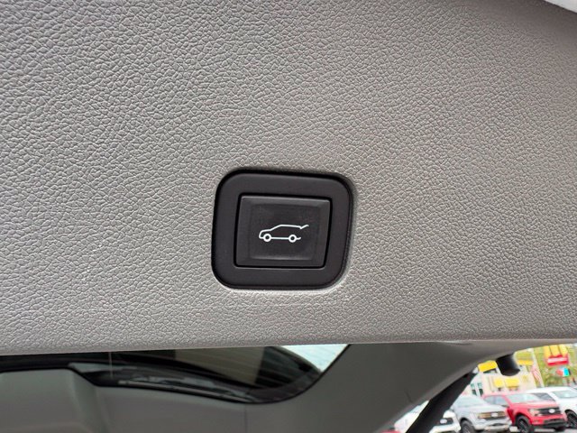 Used 2024 Cadillac XT6 Premium Luxury w/ Technology Package AWD/4WD image 18