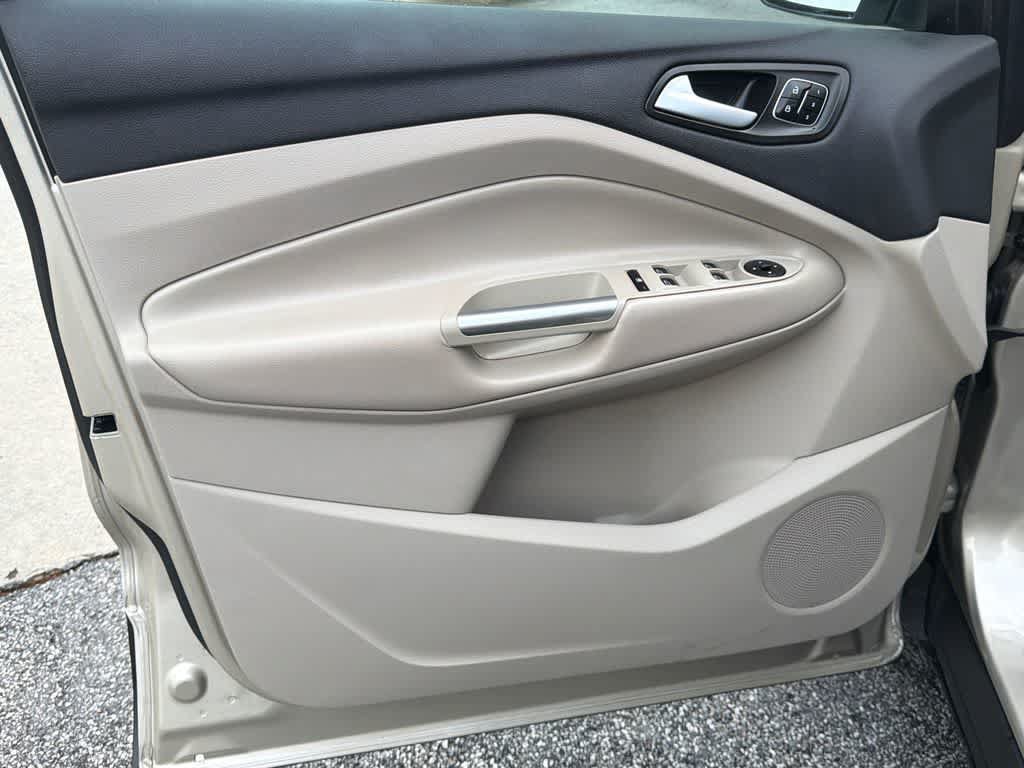 Certified 2018 Ford Escape Titanium w/ Ford Safe & Smart Package FWD image 11