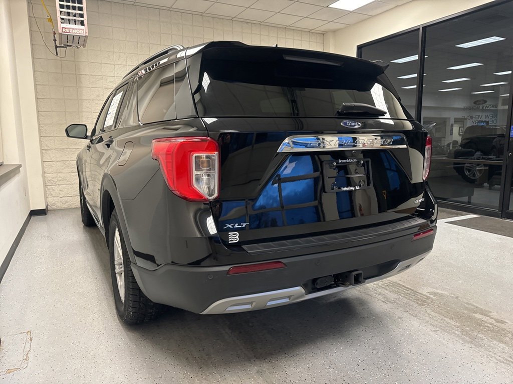 Certified 2023 Ford Explorer XLT w/ Equipment Group 202A image 3