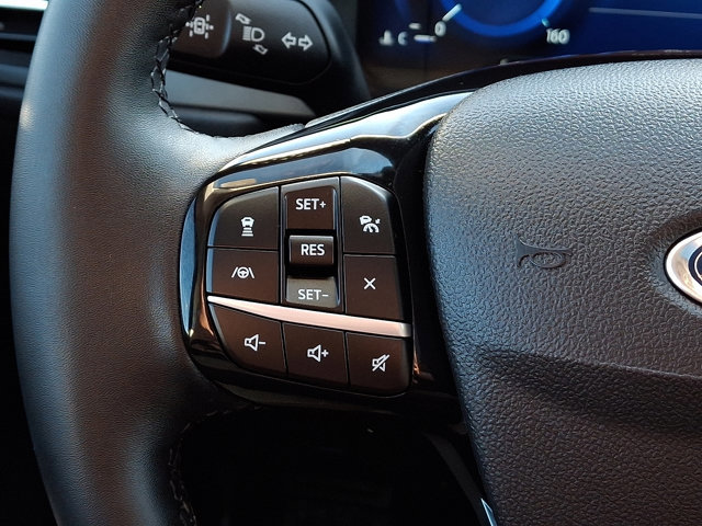 Certified 2022 Ford Escape Titanium w/ Class II Trailer Tow Package image 25